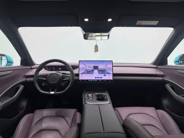 Xiaomi SU7 — Фото автомобиля 14