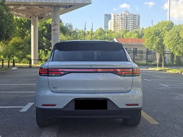 Leapmotor C11 — Фото автомобиля 12
