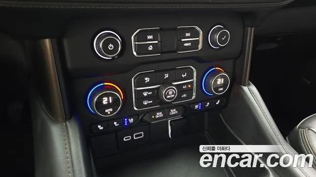 ChevroletGMDaewoo Tahoe Tahoe 6.2 High Country 4WD — Фото автомобиля 13