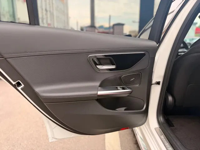 Mercedes-Benz C-Class — Фото автомобиля 15