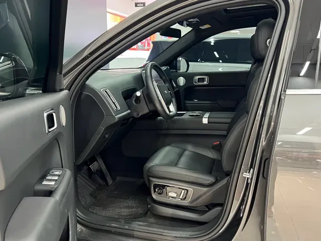 Li Auto L7 — Фото автомобиля 4
