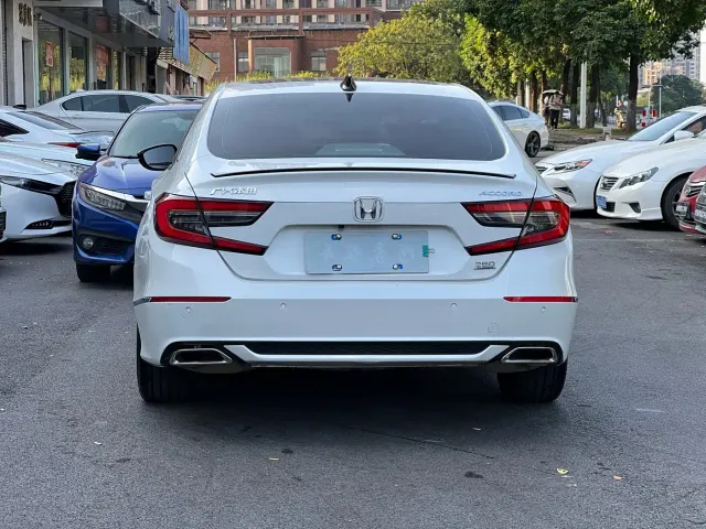 Honda Accord — Фото автомобиля 8