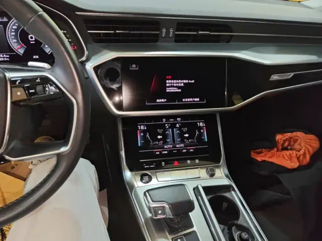 Audi A7L — Фото автомобиля 12
