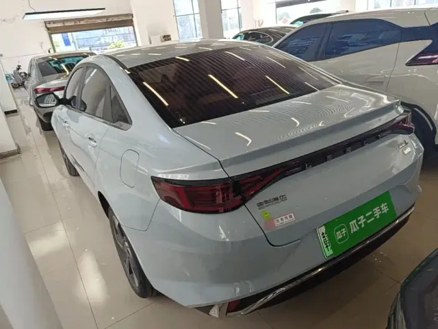 Geely Emgrand L — Фото автомобиля 4