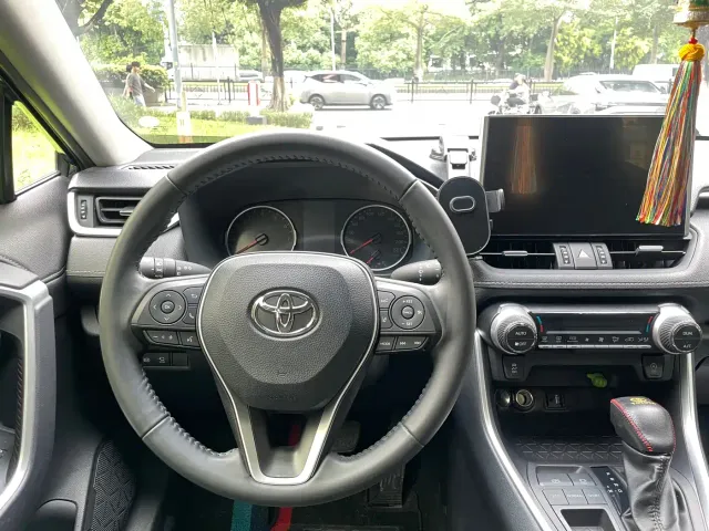 Toyota Wildlander — Фото автомобиля 13