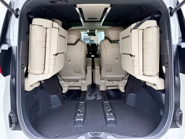 Toyota Alphard — Фото автомобиля 16