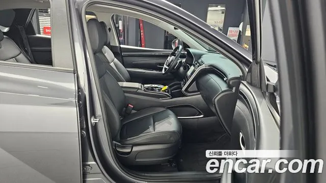 Hyundai Tucson Tucson (NX4) Бензин 1.6 турбо 2WD — Фото автомобиля 26