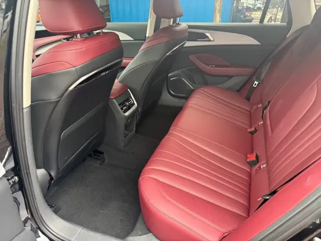 Hongqi H5 — Фото автомобиля 9
