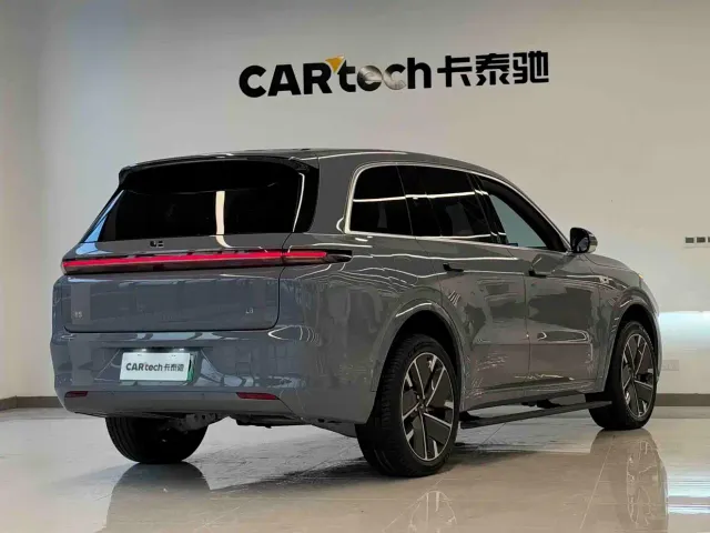 Li Auto L8 — Фото автомобиля 9