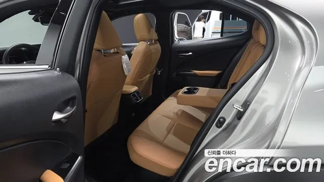 Lexus UX UX250h — Фото автомобиля 17