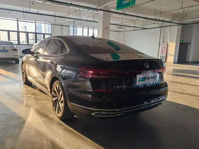 Volkswagen Passat — Фото автомобиля 4