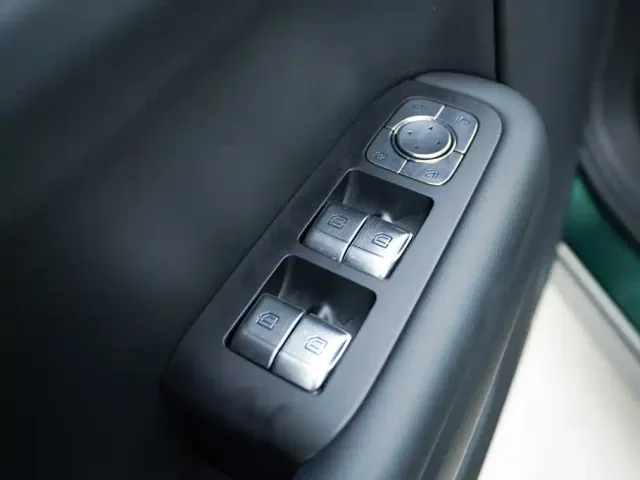 Li Auto L9 — Фото автомобиля 9