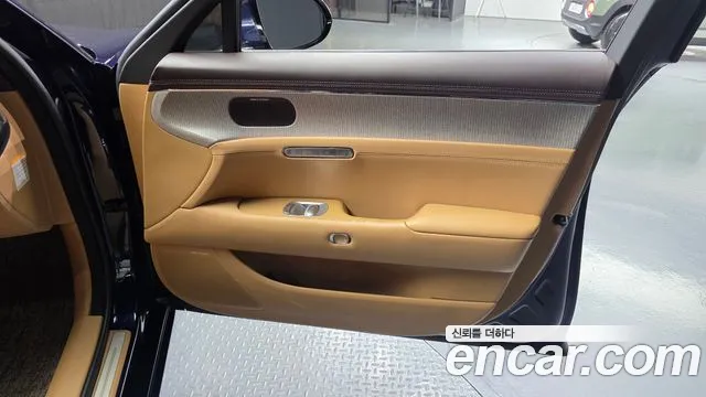 Genesis G90 — Фото автомобиля 25