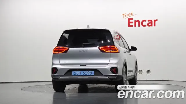 Kia Niro — Фото автомобиля 3