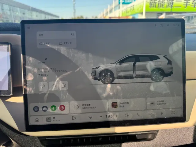 Volvo XC70 Plug-in Hybrid — Фото автомобиля 6