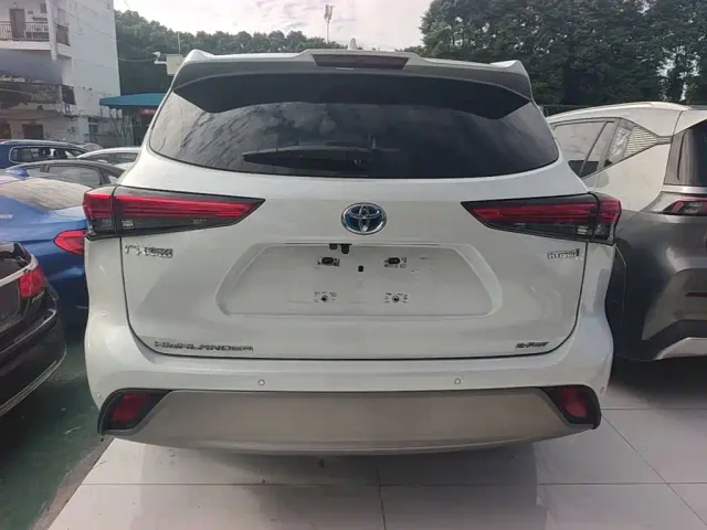 Toyota Highlander — Фото автомобиля 5