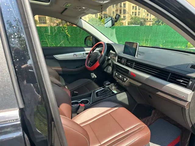 Forthing Fengxing T5L — Фото автомобиля 16