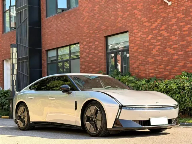 Xpeng P7 — Фото автомобиля 3