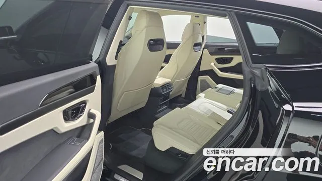 Lamborghini Urus — Фото автомобиля 10