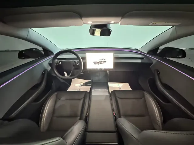 Tesla Model 3 — Фото автомобиля 10