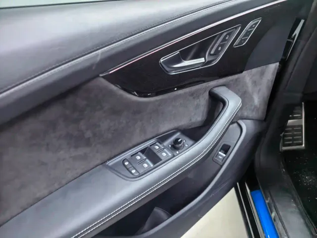 Audi Q8 — Фото автомобиля 3