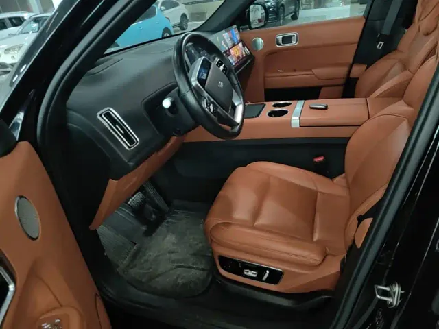 Li Auto Li Auto L7 2023 Max — Фото автомобиля 14