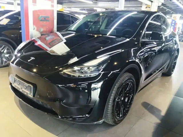 Фотография автомобиля — Tesla Model Y