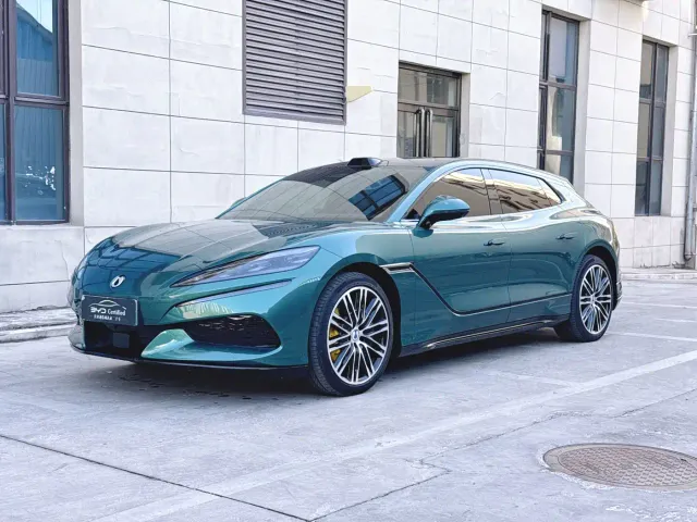 Фотография автомобиля — Denza Z9GT