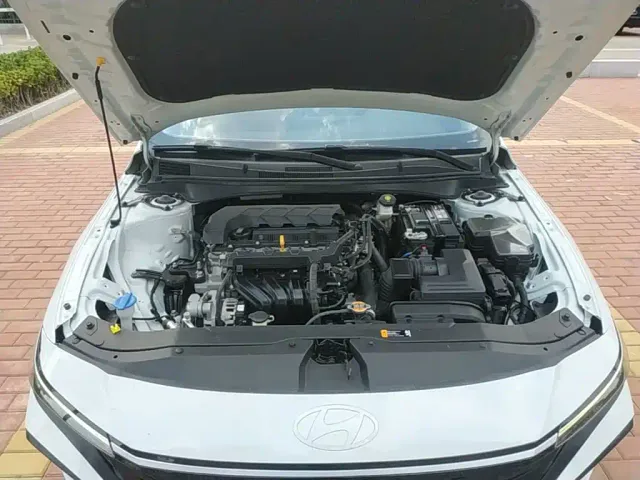 Hyundai Elantra — Фото автомобиля 19