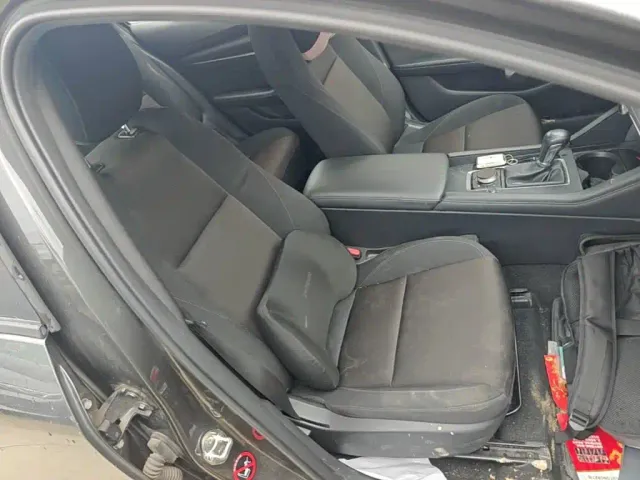 Mazda Axela — Фото автомобиля 24