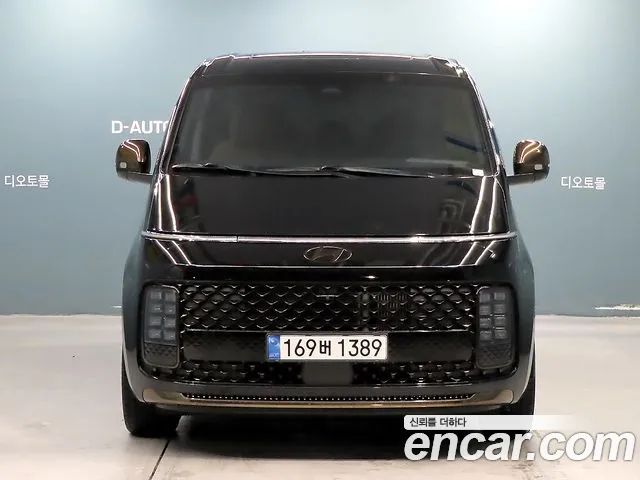 Hyundai Staria Staria 4WD Lounge 9 мест — Фото автомобиля 3