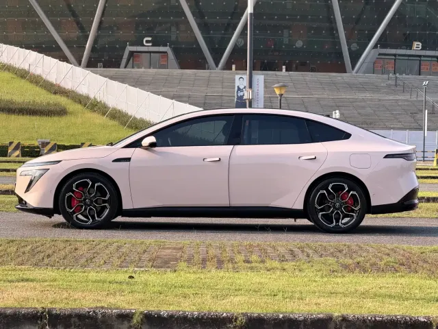 Nissan N7 — Фото автомобиля 5