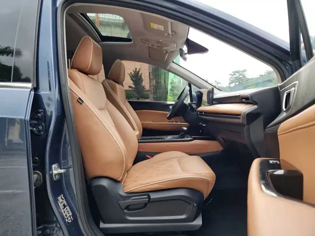 Wuling Jiachen — Фото автомобиля 12