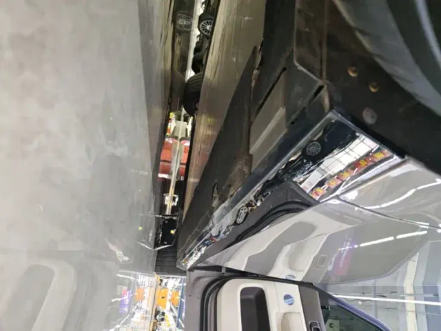 Li Auto MEGA — Фото автомобиля 20