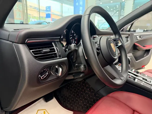 Porsche Macan — Фото автомобиля 15
