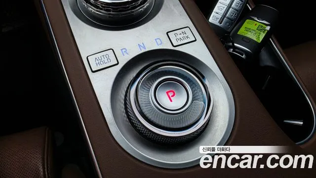 Genesis GV70 — Фото автомобиля 12