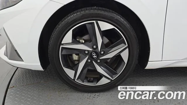 Hyundai Avante CN7 — Фото автомобиля 5