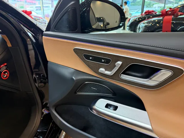 Mercedes-Benz E-Class — Фото автомобиля 15