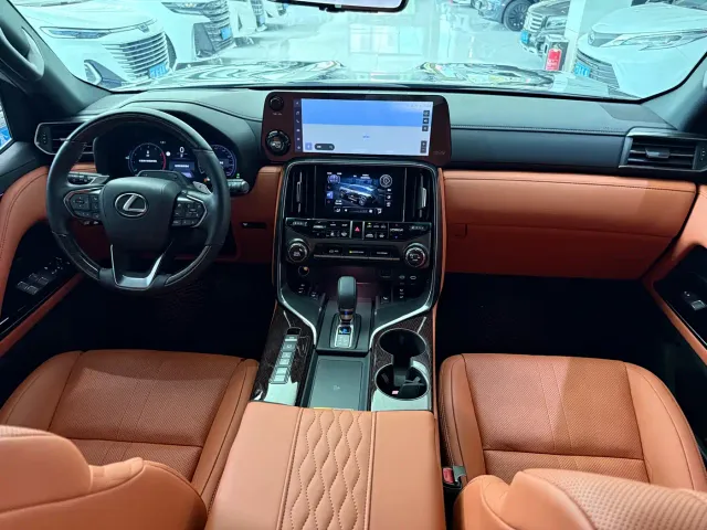 Lexus LX — Фото автомобиля 16