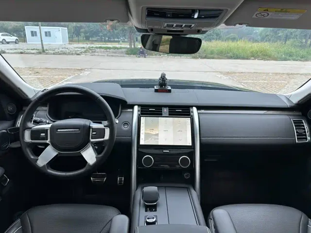 Land Rover Discovery — Фото автомобиля 11