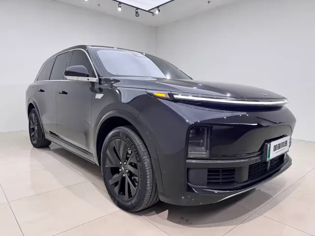 Li Auto L8 — Фото автомобиля 3
