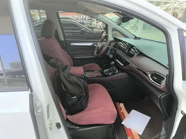 GAC Trumpchi M6 — Фото автомобиля 24