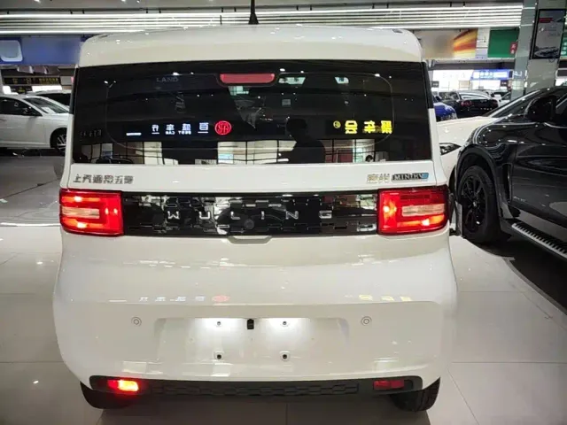 Wuling Hongguang Mini EV — Фото автомобиля 5