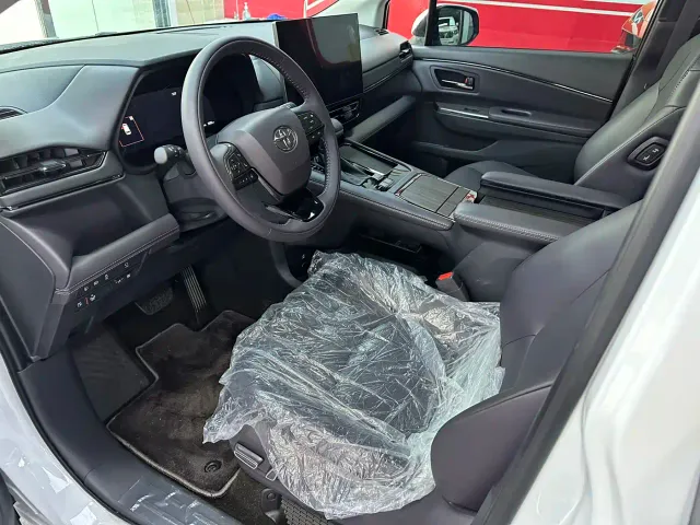 Toyota Sienna — Фото автомобиля 7