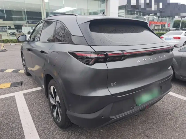Arcfox Alpha T5 — Фото автомобиля 4