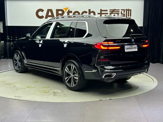 BMW X7 — Фото автомобиля 15