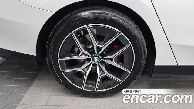 BMW 5-Series — Фото автомобиля 4