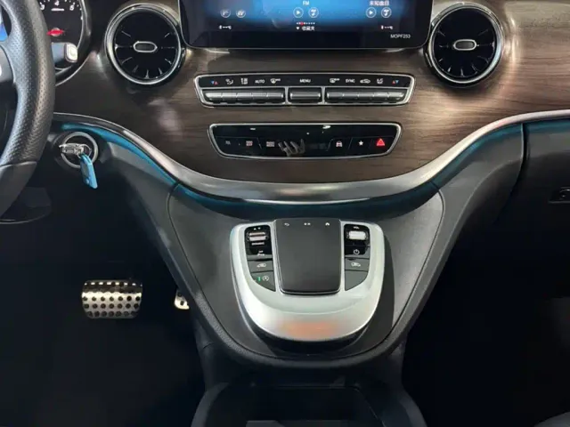 Mercedes-Benz V-Class — Фото автомобиля 14