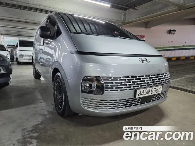 Фотография автомобиля — Hyundai Staria