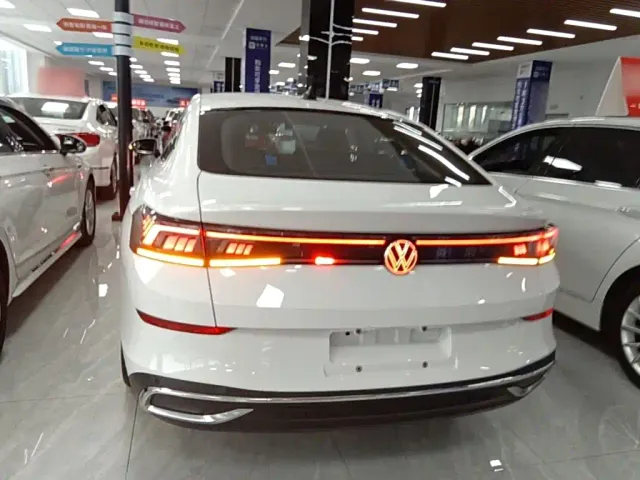 Volkswagen Lamando — Фото автомобиля 5